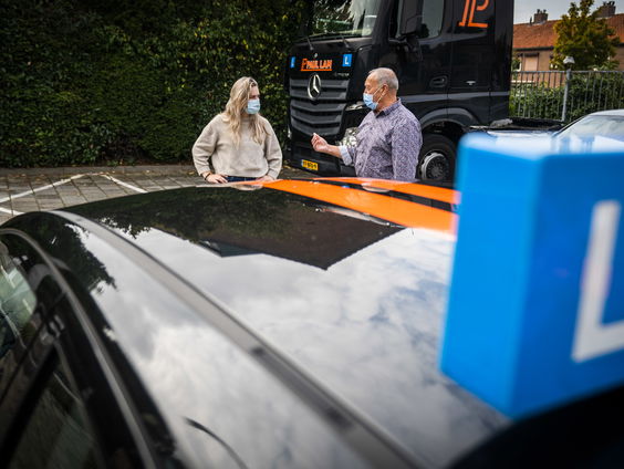 Rijschoolbranche moet op de schop