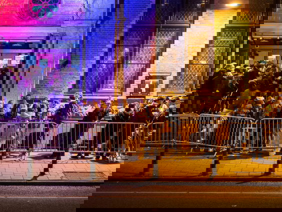 'Druk op zorg te groot om culturele sector open te houden'