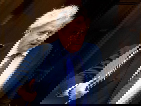 Londen-correspondent Lia van Bekhoven over de vluchtelingen vanuit Frankrijk