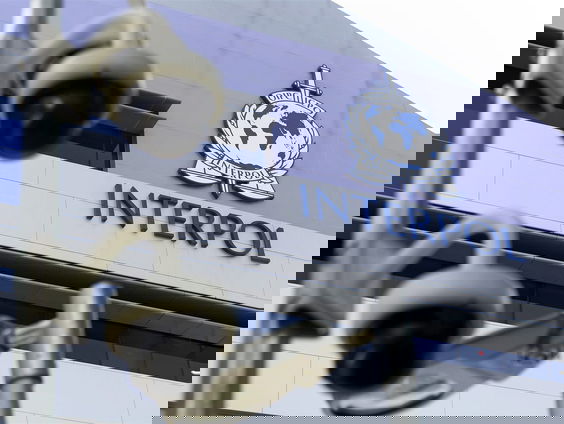 Interpol werkt weer samen met het regime van Assad