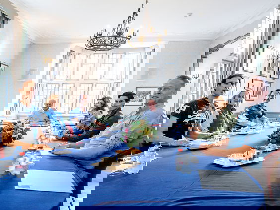 Vertrouwen in de politiek gedaald