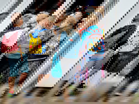 Niet hele klas naar huis bij één besmetting? 'Kwetsbare ouders zijn bezorgd'