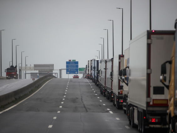 Zeeuwe uienexporteurs balen van files door Brexit: 'Groot Brittanniƫ is aan het hamsteren geslagen'