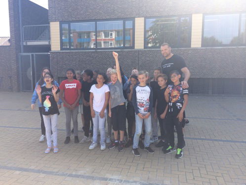 Semmy Schilt geeft bokstraining