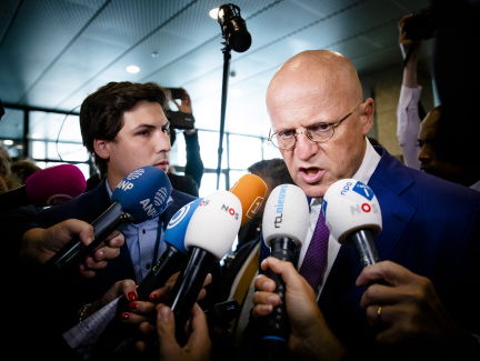 Toestemming Minister Grapperhaus wanneer journalisten afreizen naar oorlogsgebied?