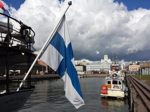 Nederland stijgt op wereldwijde geluksladder, Finnen het gelukkigst