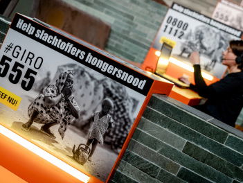 De eerste Giro 555 actie in 1984: een voor Afrika