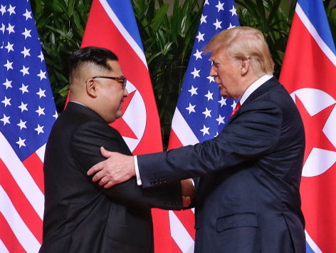 Trump en Kim Jong-un: 'Twee dictatoren die vriendschap spelen'