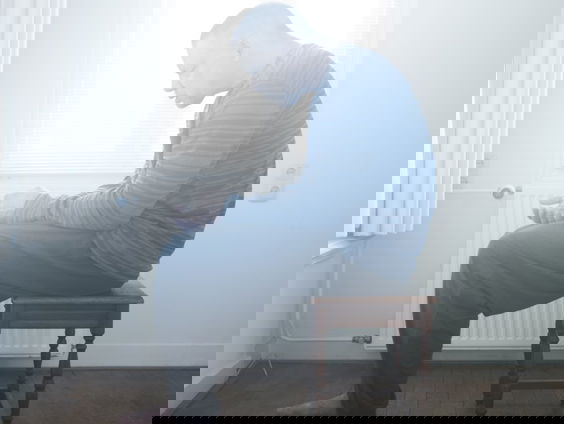 'Wie heeft mijn vader vermoord': tour de force van Hans Kesting