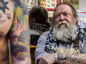 Zomerdagboek Henk Schiffmacher: "Ik hoorde het hek van het kerkhof al piepen."