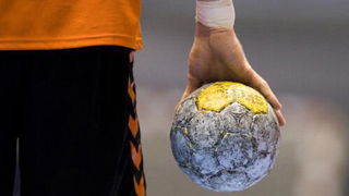 Royement bij handbalvereniging ging niet over verplicht douchen, zegt club ...
