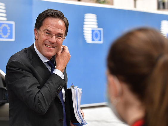 Hard tegen hard op EU-top: "We hoeven niet aardig gevonden te worden"