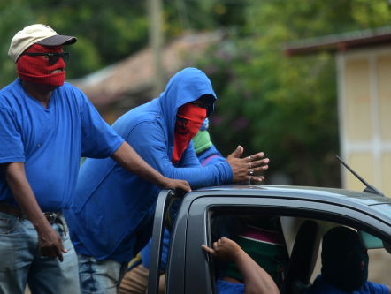 In Nicaragua leunt Ortega op paramilitairen