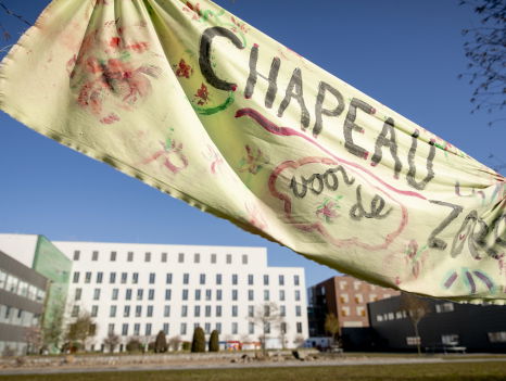 Psycholoog begeleid normaal topsporters, maar helpt nu zorgpersoneel