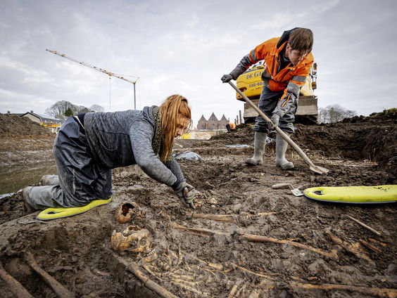 Ontdekking massagraf Vianen: 'vermoedelijk zijn het Britse soldaten!'