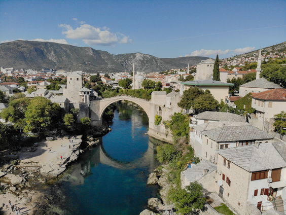 De rivieren in Bosnië worden getemd