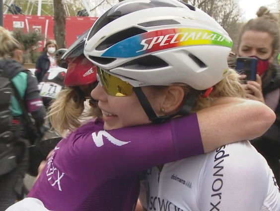 Wereldkampioenen winnen Waalse Pijl