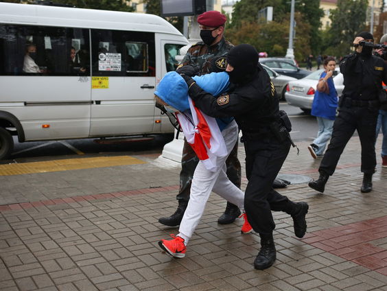 Student Alex uit Minsk gaat nog steeds de straat op