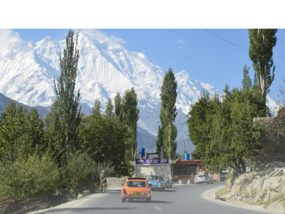 Pakistaanse dorpen bij de Himalaya verdwijnen onder water