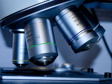 Mannen van de microscoop