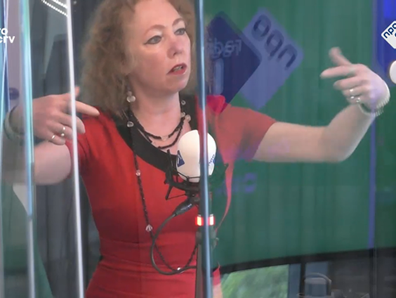 Lang leve de Nederlandse taal met dichter Liesbeth Lagemaat