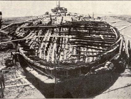 Opduik decadent partyschip Caligula uit het meer van Nemi