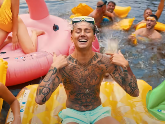 Mart Hoogkamer scoort dé zomerhit van 2021!