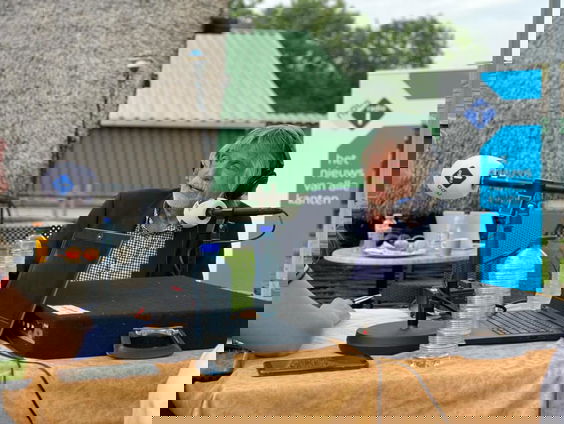 Hélène Hendriks door Derksen en Van der Gijp voorgesteld als presentatrice Veronica Inside