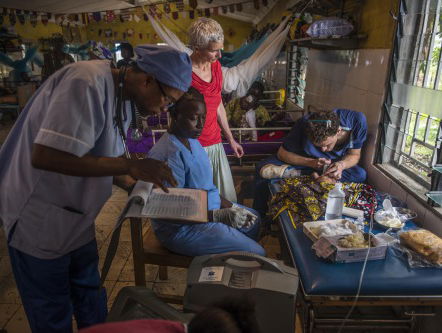 Hoe Sierra Leone zich met 3 beademingsapparaten voorbereidt op een corona-uitbraak