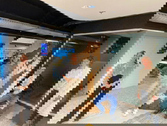 Dit is de Zondag door Femke Taale met Nick van Breda, Bernadette van Dijk en Corry Cromwijk