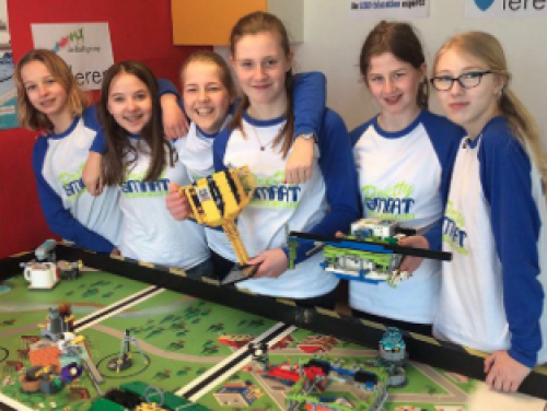 Technische meiden op weg naar WK LEGO