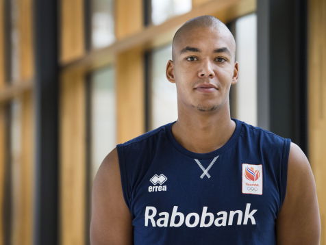 Volleybal-aanvoerder Abdelaziz is blij met Italiaan Piazza als nieuwe bondscoach