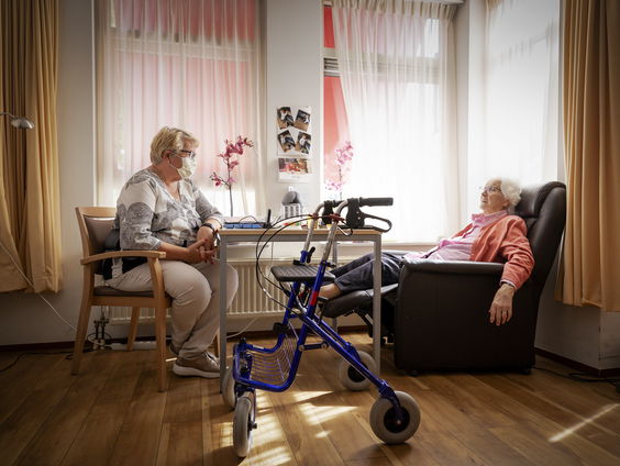 'Laat verpleeghuizen zelf bezoekregeling bepalen'