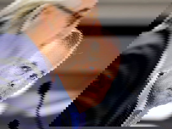 Wat kan Feyenoord doen aan bedreigingen van harde kern supporters?