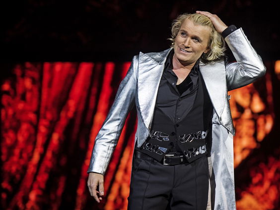 De Diepte In: WNL Van oud naar nieuw: Maaike Timmerman met Hans Klok