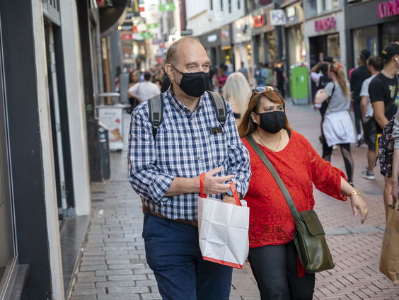 Uri Rosenthal pleit voor mondkapjesplicht: ‘Nederland is nu de uitzondering’