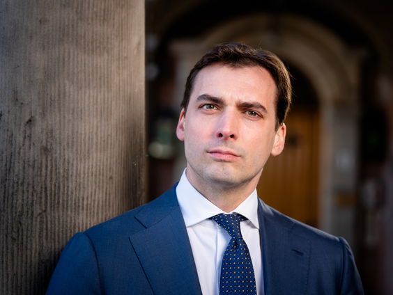 Waarom we een hekel hebben aan betweters