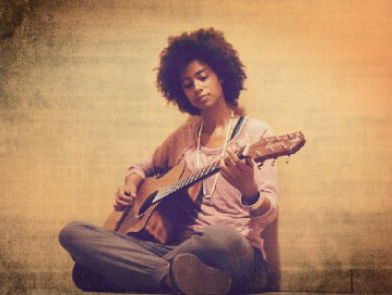 Zangeres Shishani Vranckx zocht in de Kalahariwoestijn naar traditionele muziek