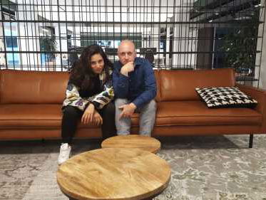 Een theatermaakster zonder een vaste woonplaats: Sinem Kavus