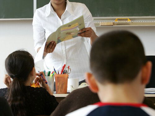 NPO Radio 1 bij de les: wel of geen academici voor de klas