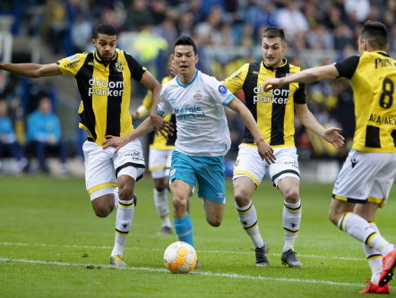 PSV kruipt door het oog van de naald