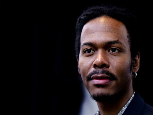 5 v 12: Iets moois voor het slapengaan met Jeangu Macrooy