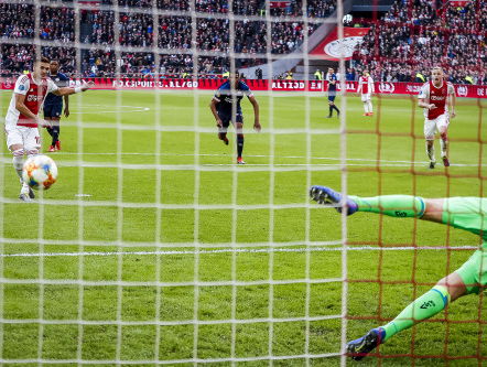 Spectaculaire topper in het kort