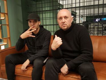 Woenzelaar gaat hard in de studio!