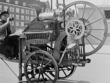 Vergeten beroepen: porder, poppendokter en tabaksteler