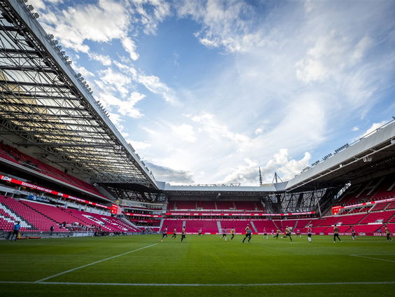 Humpry Nijman en Hamzah Sadiek willen stadions digitaal vol krijgen