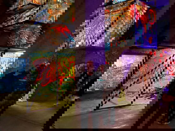 Kunststof - Rob Voerman, graficus en beeldhouwer