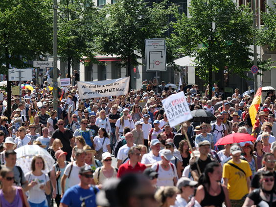 Extreemrechts & esoterisch: anti-coronademonstranten in Berlijn
