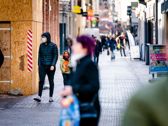 ‘Pas bezuinigen wanneer er weer economische groei is na de coronacrisis’
