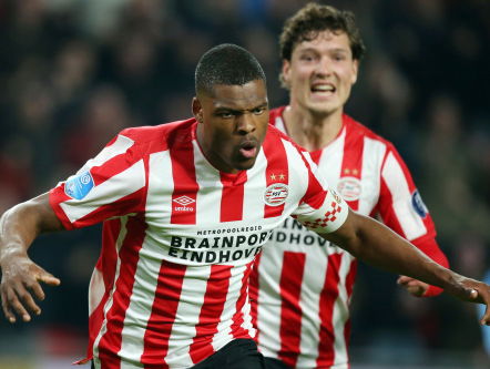 PSV-spelers gaan tijdelijk salaris inleveren